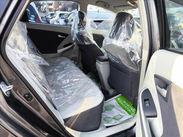 TOYOTA PRIUS 2011 Image 31