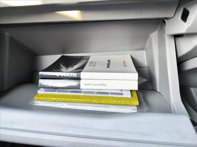 TOYOTA PRIUS 2011 Image 31