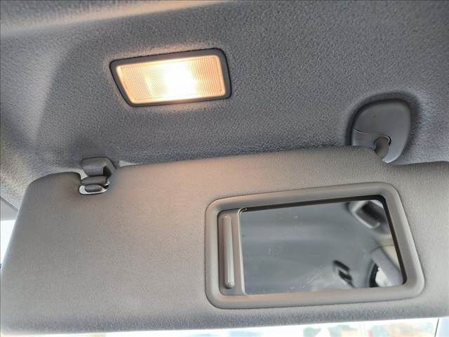 TOYOTA PRIUS 2011 Image 31