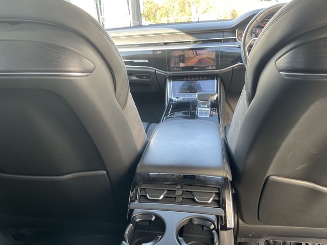 AUDI A8 2018 Image 31
