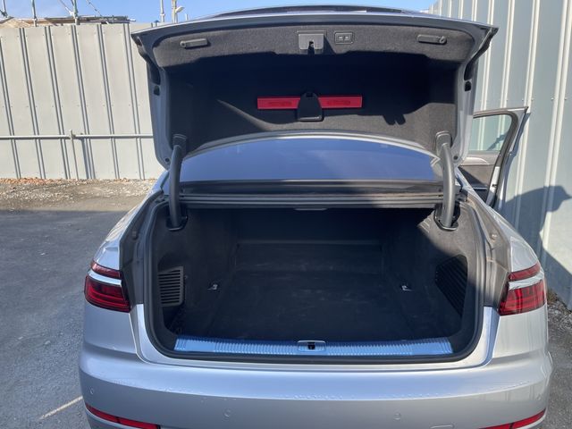 AUDI A8 2018 Image 31