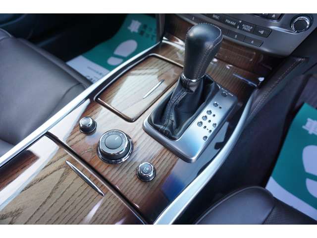 MITSUBISHI PROUDIA 2012 Image 31