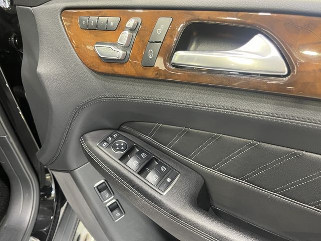 MERCEDES BENZ GLS CL 2016 Image 31