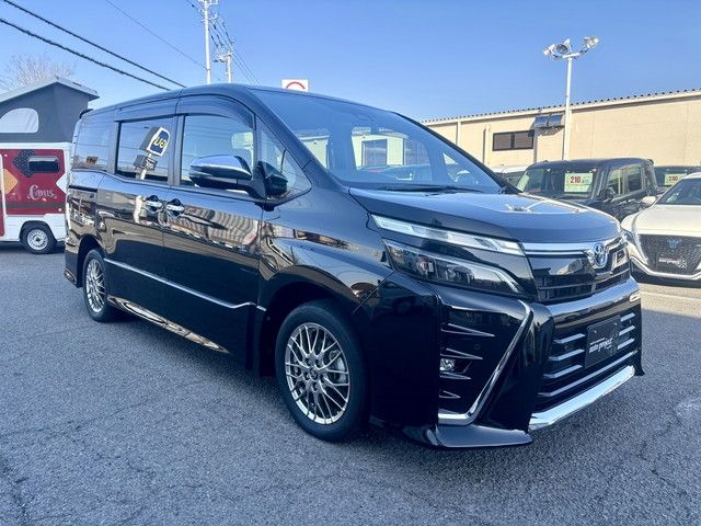 TOYOTA VOXY HYBRID 2020 Image 31