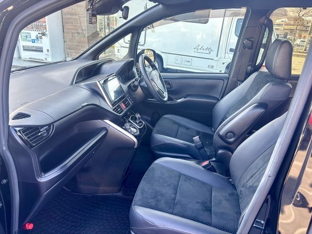 TOYOTA VOXY HYBRID 2020 Image 31