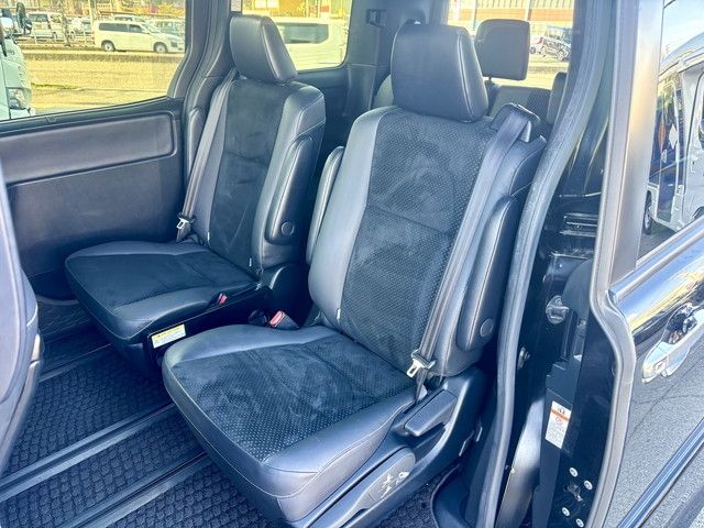 TOYOTA VOXY HYBRID 2020 Image 31