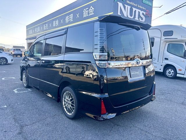 TOYOTA VOXY HYBRID 2020 Image 31