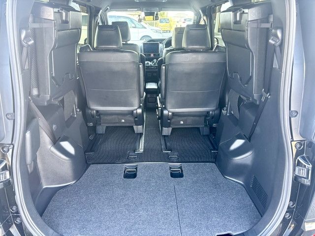 TOYOTA VOXY HYBRID 2020 Image 31