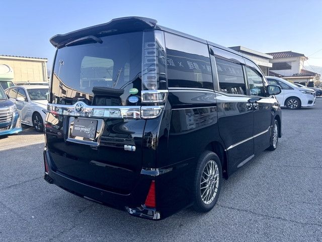 TOYOTA VOXY HYBRID 2020 Image 31