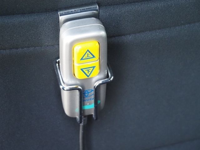 TOYOTA ESTIMA HYBRID 4WD 2016 Image 31