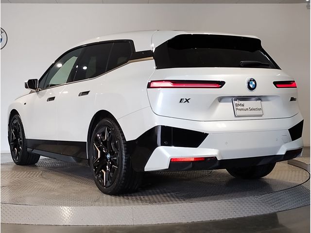 BMW IX 2023 Image 31