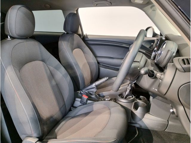 BMW MINI COOPER D 2017 Image 31