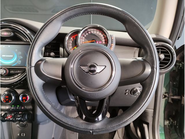 BMW MINI COOPER D 2017 Image 31