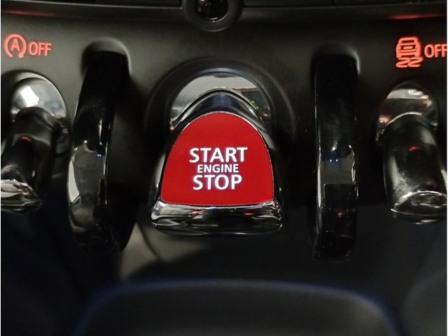 BMW MINI COOPER D 2017 Image 31