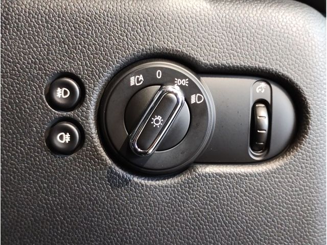 BMW MINI COOPER D 2017 Image 31