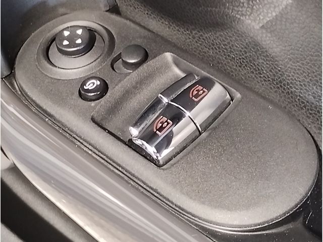 BMW MINI COOPER D 2017 Image 31