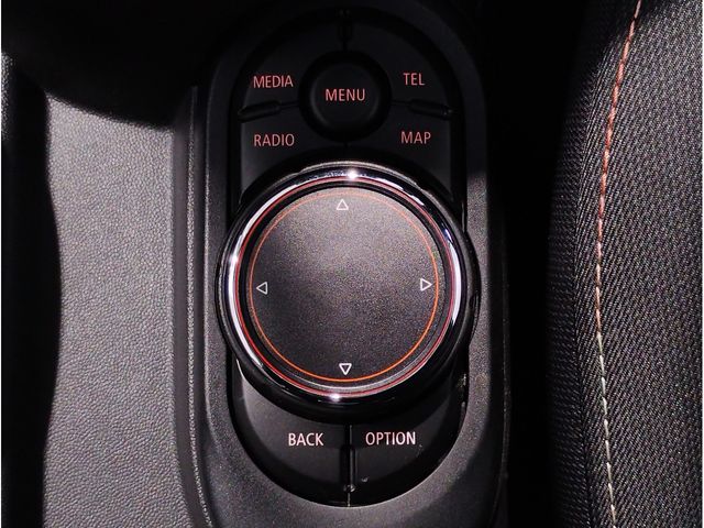 BMW MINI COOPER D 2017 Image 31