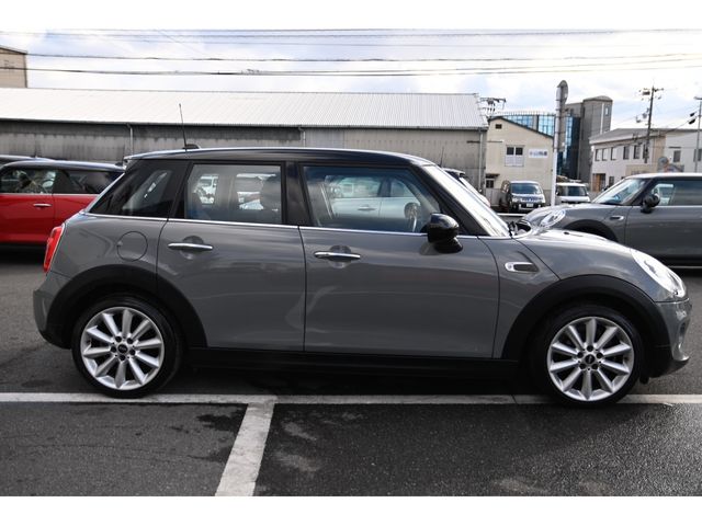 BMW MINI COOPER 5DOO 2017 Image 31