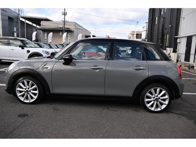 BMW MINI COOPER 5DOO 2017 Image 31