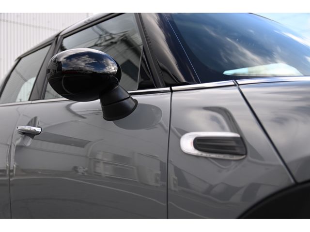 BMW MINI COOPER 5DOO 2017 Image 31