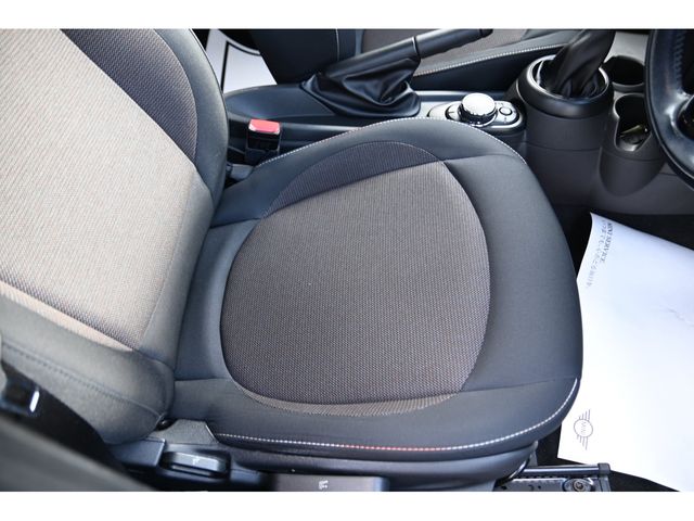 BMW MINI COOPER 5DOO 2017 Image 31