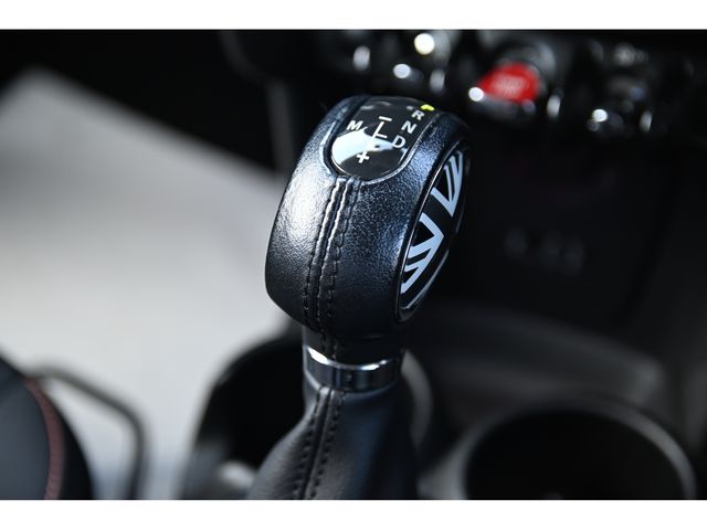 BMW MINI COOPER 5DOO 2017 Image 31