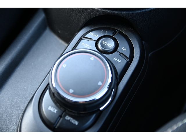 BMW MINI COOPER 5DOO 2017 Image 31