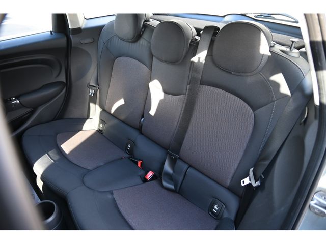 BMW MINI COOPER 5DOO 2017 Image 31