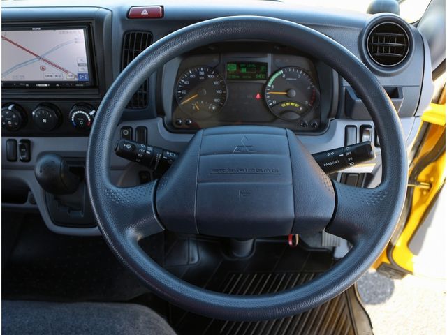 MITSUBISHI CANTER 2015 Image 31