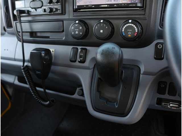 MITSUBISHI CANTER 2015 Image 31