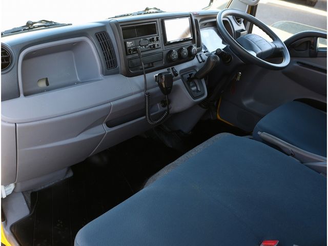 MITSUBISHI CANTER 2015 Image 31