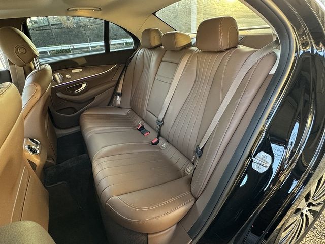 MERCEDES BENZ E CLAS 2018 Image 31