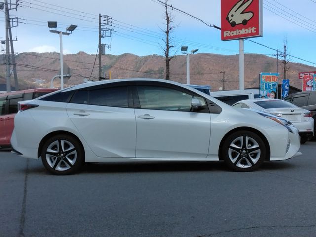 TOYOTA PRIUS 2016 Image 31