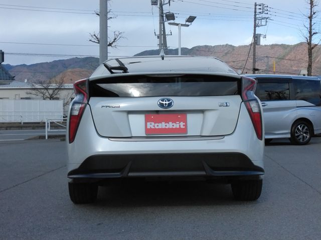 TOYOTA PRIUS 2016 Image 31