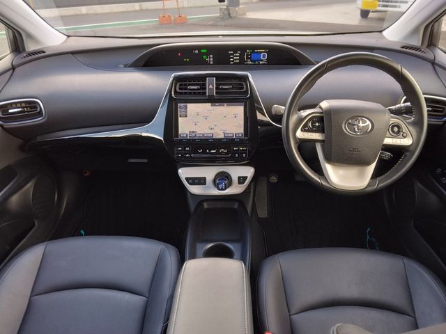 TOYOTA PRIUS 2016 Image 31