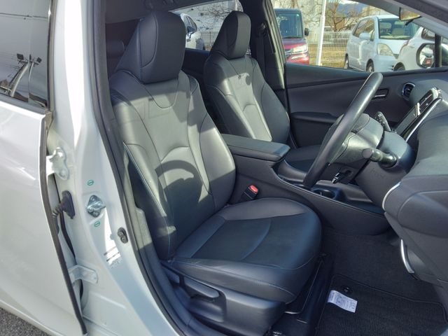 TOYOTA PRIUS 2016 Image 31