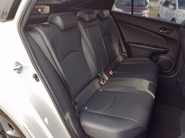 TOYOTA PRIUS 2016 Image 31