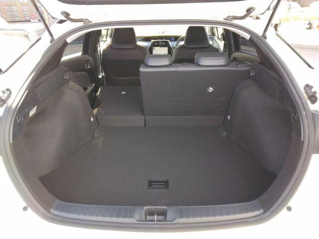 TOYOTA PRIUS 2016 Image 31