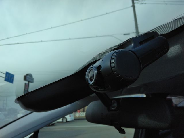 TOYOTA PRIUS 2016 Image 31