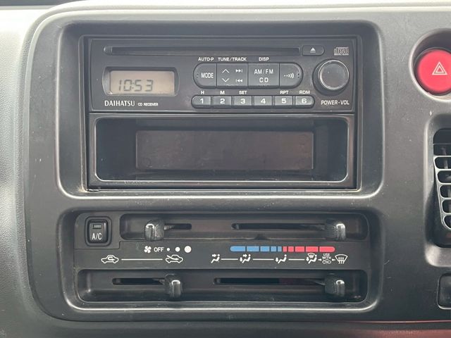 DAIHATSU HIJET TRUCK 4WD 2012 Image 31