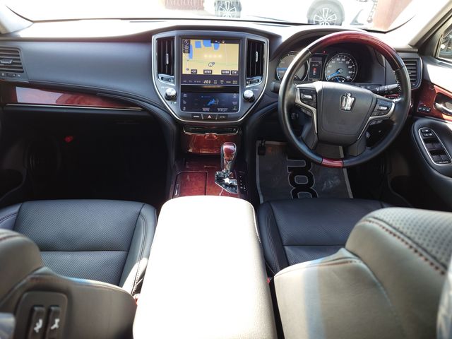 TOYOTA CROWN MAJESTA HYBRID 2016 Image 31