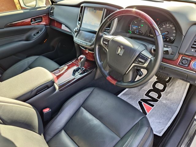 TOYOTA CROWN MAJESTA HYBRID 2016 Image 31