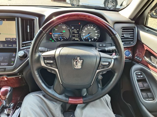 TOYOTA CROWN MAJESTA HYBRID 2016 Image 31