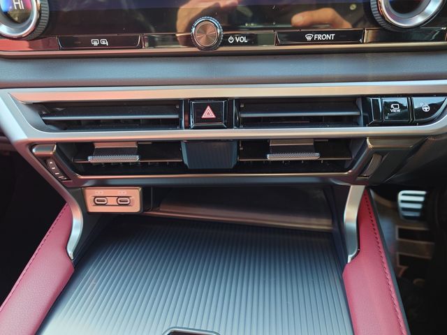 TOYOTA LEXUS RX500H 2023 Image 31