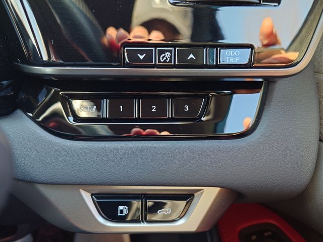 TOYOTA LEXUS RX500H 2023 Image 31