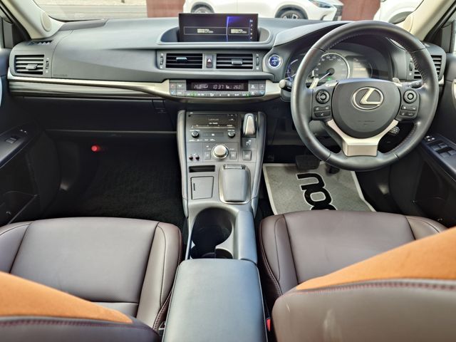 TOYOTA LEXUS CT200H 2019 Image 31