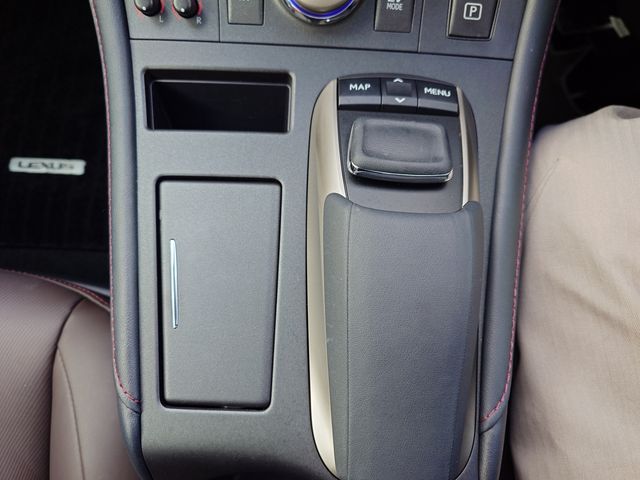 TOYOTA LEXUS CT200H 2019 Image 31