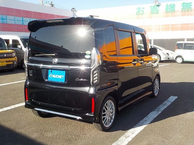 HONDA N BOX CUSTOM 2021 Image 31