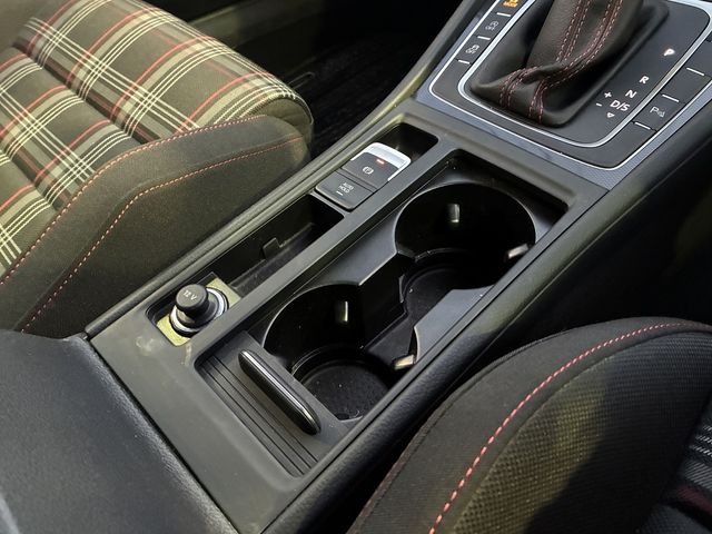 VOLKSWAGEN GOLF GTI 2016 Image 31