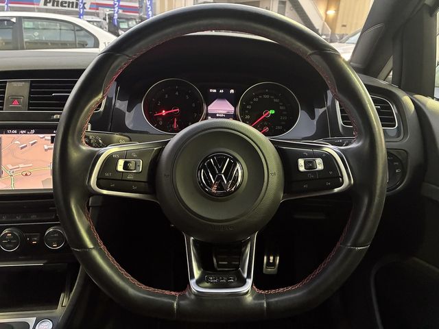 VOLKSWAGEN GOLF GTI 2016 Image 31